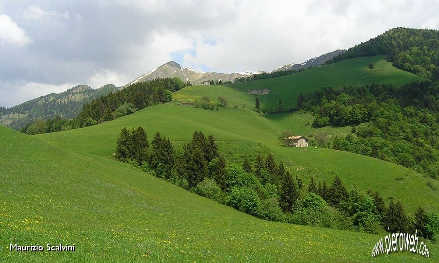 20 Panorama verso le baite Grumelli.JPG